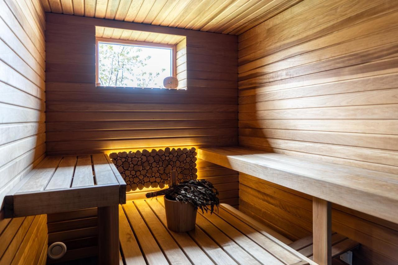 Cosy Family Guesthouse With Sauna And Garden Kuressaare Esterno foto