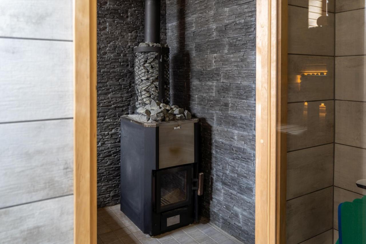 Cosy Family Guesthouse With Sauna And Garden Kuressaare Esterno foto