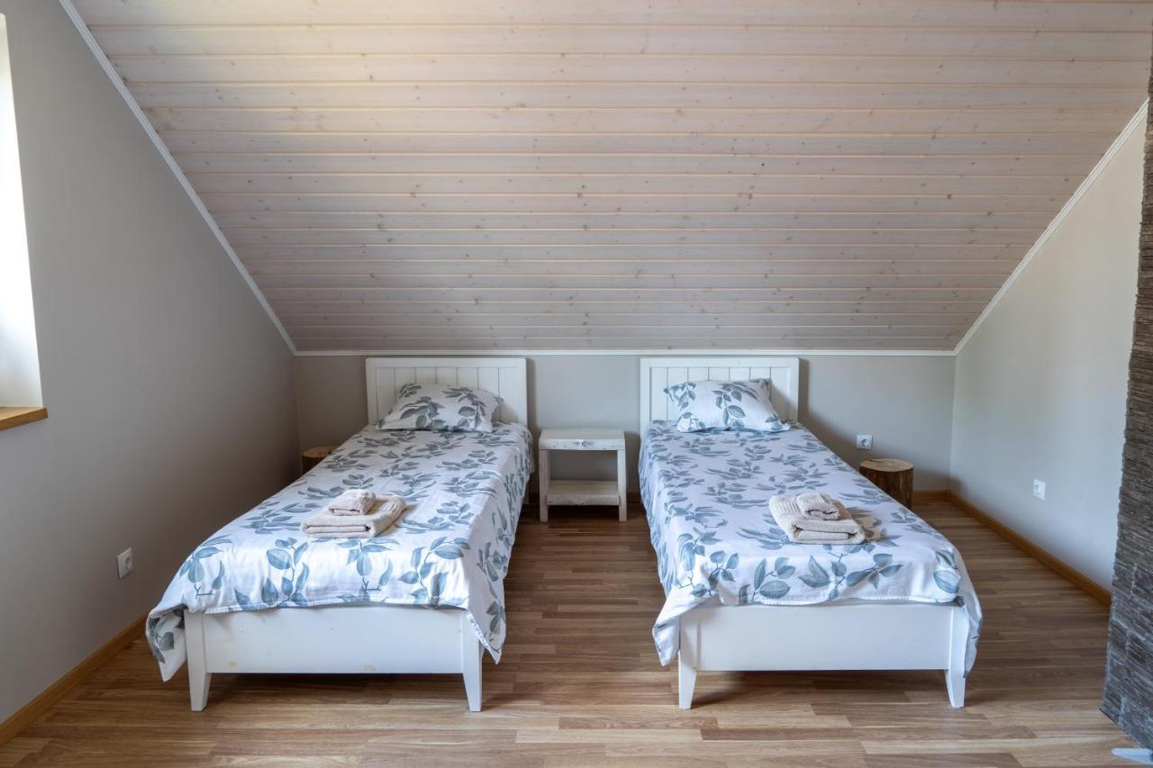 Cosy Family Guesthouse With Sauna And Garden Kuressaare Esterno foto