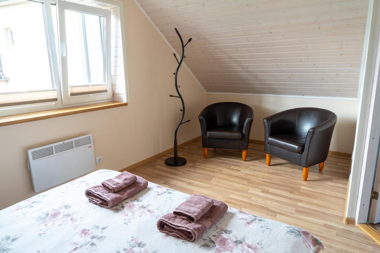 Cosy Family Guesthouse With Sauna And Garden Kuressaare Esterno foto